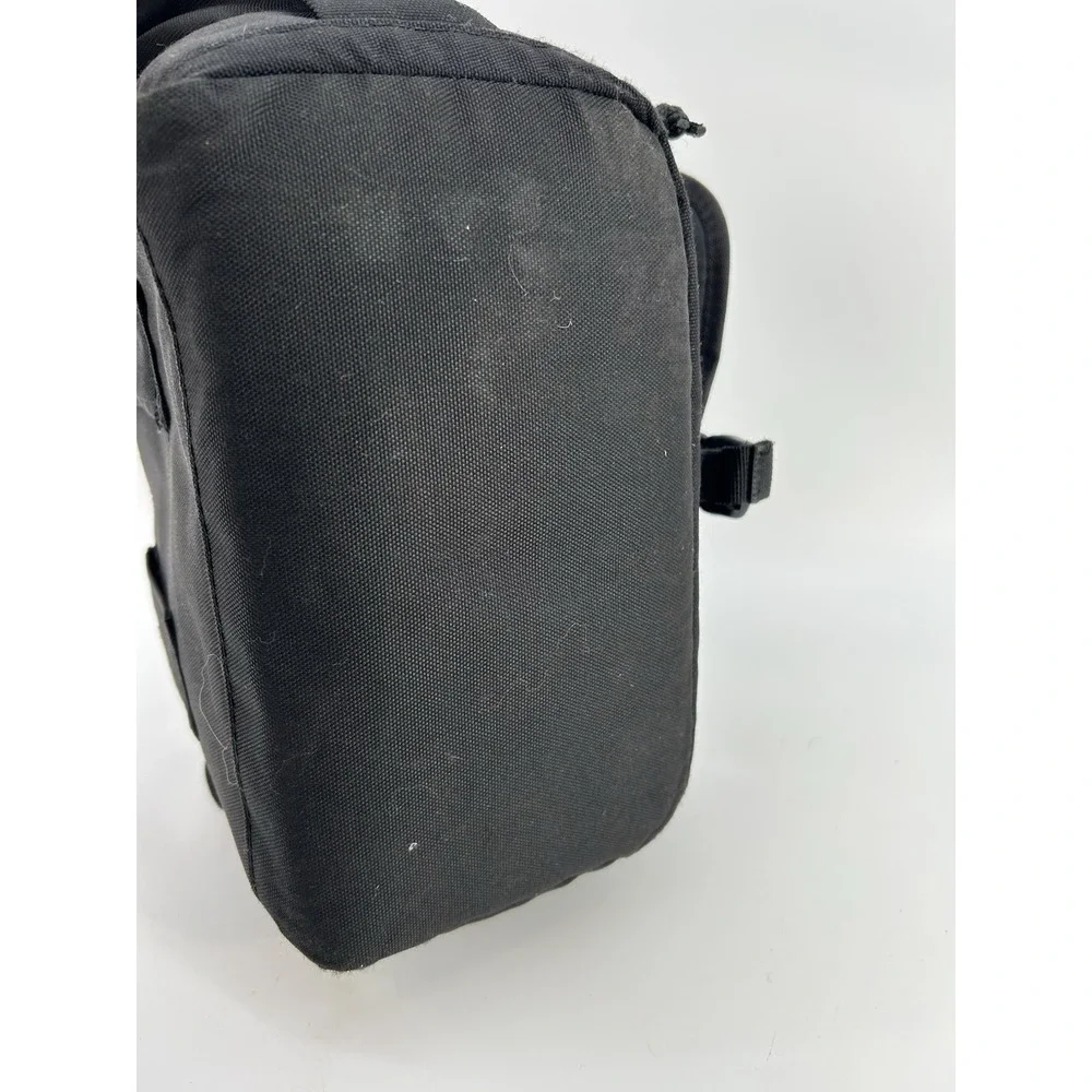 Lowepro Adventura 170 Black Padded Camera Bag W/Belt Loop
